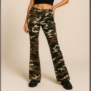 Natural‎ Territory Wide Leg Camo Pants